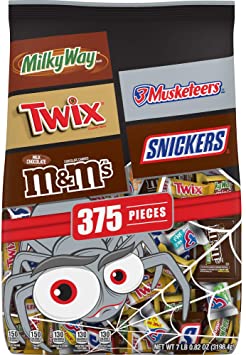 Chocolate Favorites Halloween Candy Bars Variety Mix Bag (Twix, Milky Way, Snickers, 3 Musketeers, M&M'S Brands)