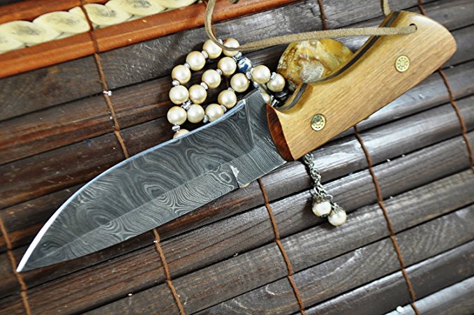 Hunting Knife - Handmade Damascus Hunting Knife Full Tang - Work of Art