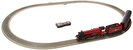 Lionel Harry Potter Hogwarts Express LionChief Ready to Run Train with Bluetooth