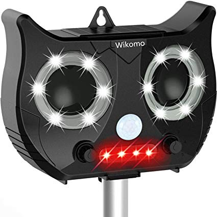 Wikomo Pest Repeller, Solar Powered Ultrasonic Animal Repeller with Ultrasonic Sound,Motion Sensor and Flashing Light Waterproof Outdoor pest Repeller for Cats, Dogs, Squirrels, Moles, Rats