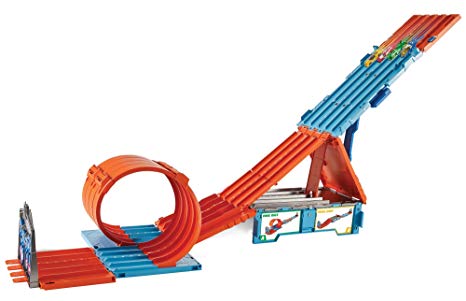 Hot Wheels Race Crate with 3 Stunts in 1 Set Portable Easy Storage Ages 6 to 10