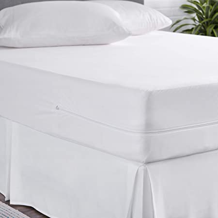 AmazonBasics Fully-Encased Waterproof Mattress Cover Protector, King, Standard 12 to 18-Inch Depth