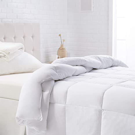 AmazonBasics Down Alternative Bed Comforter - Full/Queen, Warm