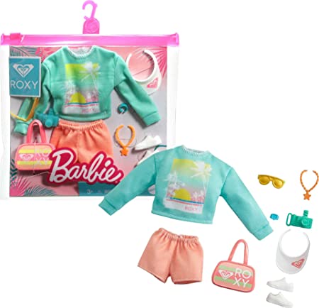 Barbie Storytelling Fashion Pack of Doll Clothes Inspired by Roxy: Sweatshirt with Roxy Graphic, Orange Shorts & 7 Beach-Themed Accessories Dolls Including Camera