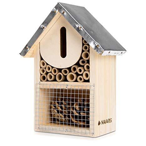 Navaris S Wooden Insect Hotel - 15 x 8 x 20 cm - Natural Wood Insect House - Garden Shelter Bamboo Nesting Habitat for Bees, Butterflies, Ladybirds