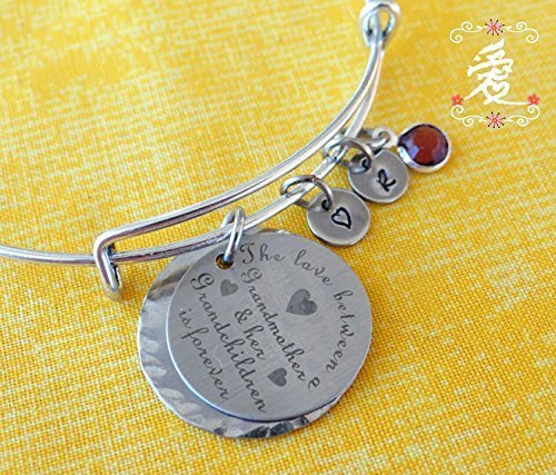 The love between a grandmother and her grandchildren is forever bracelet//keychain