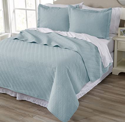 2-Piece All Season Quilt Set. Twin Size Quilt with 1 Sham. Soft Microfiber Bedspread and Coverlet. Emerson Collection (Cloud Blue)