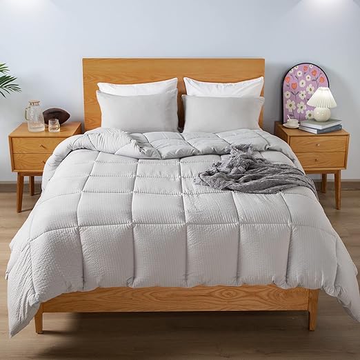 KASENTEX All Season Quilted Comforter Set Queen with 2 Pillow Shams, Cozy Soft Seersucker Bedding Set Textured, Down Alternative Fill(Full/Queen Set, Light Grey)