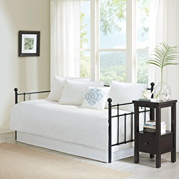 Quebec 6 Piece Daybed Set White Daybed