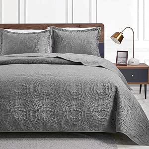 Love's cabin California King Size Quilt Bedding Set Grey Bedspreads - Cal King Summer Quilt Lightweight Bedspread- Coin Pattern Coverlet for All Season - 3 Piece (1 Quilt, 2 Pillow Shams)