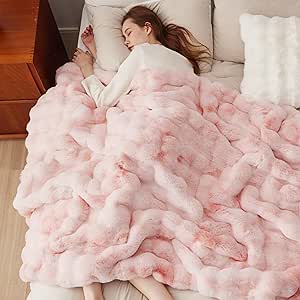 Bedsure Faux Fur Blanket, Pink Soft and Fluffy Blankets & Throws, Fuzzy Cozy Plush Bubble Blanket for Couch, Sofa and Bed, Thick and Warm Blanket, Luxury Throw Blanket 50x70 inches