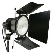 V1000 Bravo Video Light with Barn Doors with Halogen Lamp for Approximately 100-hours of Use