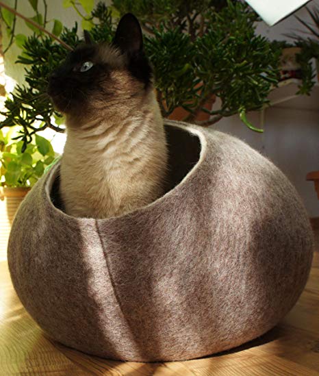 Cat House, Bed, Cave. Handmade. Ecological Sheep Wool. Size XL Large (17-26 pounds cat). Kivikis made.