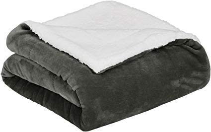 AmazonBasics Micromink Sherpa Blanket- 220 x 240 cm, Charcoal