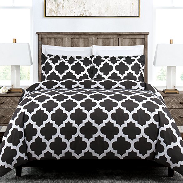 Italian Luxury Quatrefoil Duvet Set- 3-Piece - Full/Queen - Gray/White