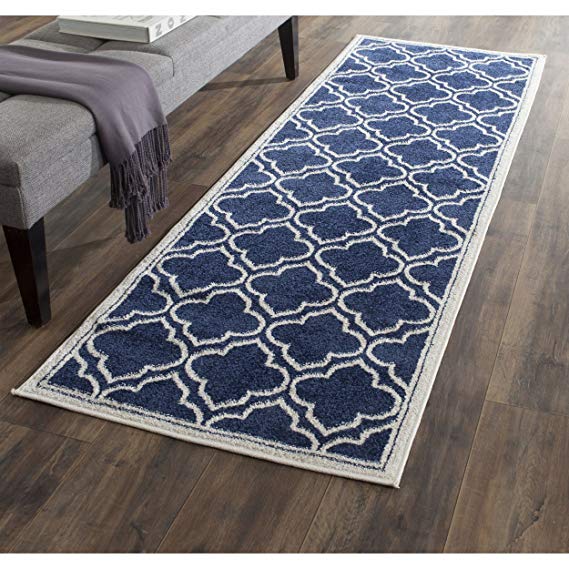 Safavieh Amherst Collection AMT412P Navy and Ivory Indoor/ Outdoor Runner (2'3" x 7')