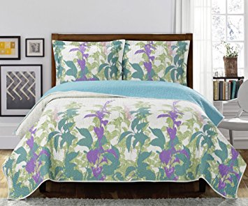 Deluxe Freya oversized coverlet set. This beautiful quilt features an ingenious and natural style of floral designs in lavender and shades of green. Bed Cover Quilt 3 Pieces King Set