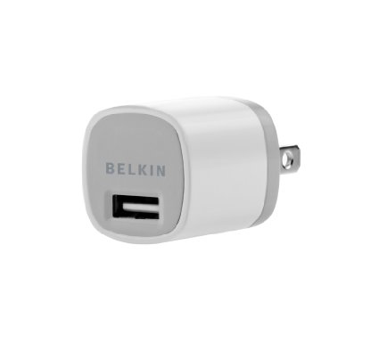 Belkin Micro (1.1 Amp) USB Wall Charger with 4 ft Sync / Charge Cable for Apple iPhone 4S (30 Pin, White)