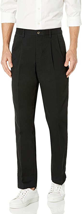 Amazon Essentials Men's Classic-Fit Wrinkle-Resistant Pleated Chino Pant