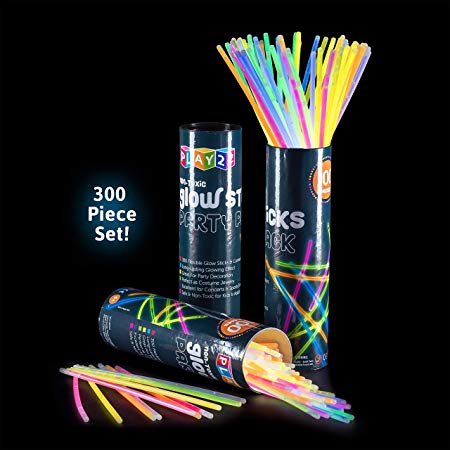 Play22 Glow Sticks Bulk 300 Pack 8” Ultra Bright Glow Sticks Party Pack Multicolor - 300 Glowsticks & 300 Connectors, Total 600 PCS - Glow Sticks Necklaces and Bracelets Enjoyable for Adults and Kids