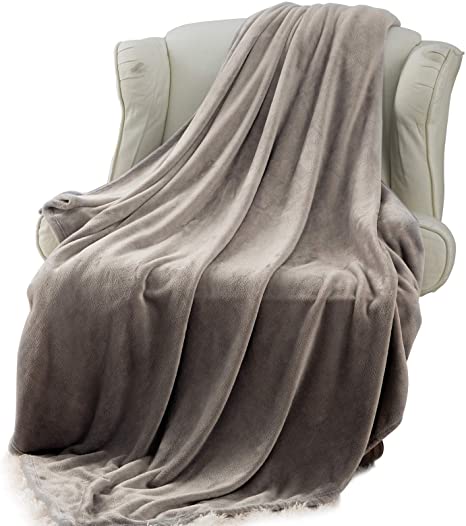 Moonen Flannel Throw Blanket Luxurious Twin Size Lightweight Plush Microfiber Fleece Comfy All Season Super Soft Cozy Blanket for Bed Couch and Gift Blankets (Grey, 60x80 Inches)