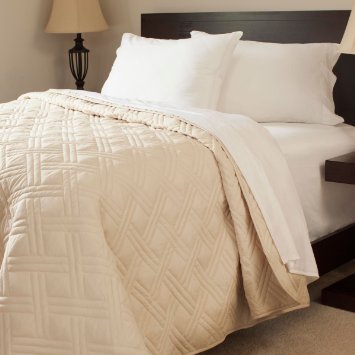 Lavish Home Solid Color Bed Quilt, Full/Queen, Ivory