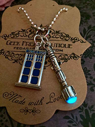 Doctor Who T.A.R.D.I.S. and Sonic Screwdriver Glow In The Dark Charm Necklace in Blue (David Tennant, 10th Doctor) or Green (Matt Smith, 11th Doctor)
