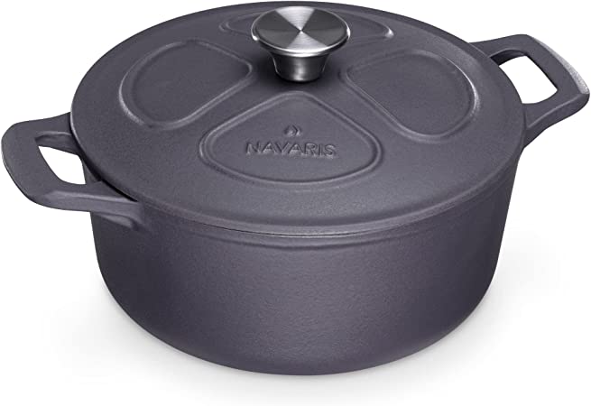 Navaris Cast Iron Casserole Dish with Lid - 24cm Round Dutch Oven Pot with Enamel Coating, 3.5L - Safe for Induction Hob, Oven - Matte Purple