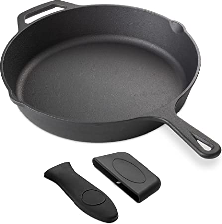 Navaris Cast Iron Skillet - Pre-Seasoned Cast Iron Frying Pan Skillet for Oven, Stove, Campfire Cooking - 30 cm / 12 Inch w/Silicone Covers