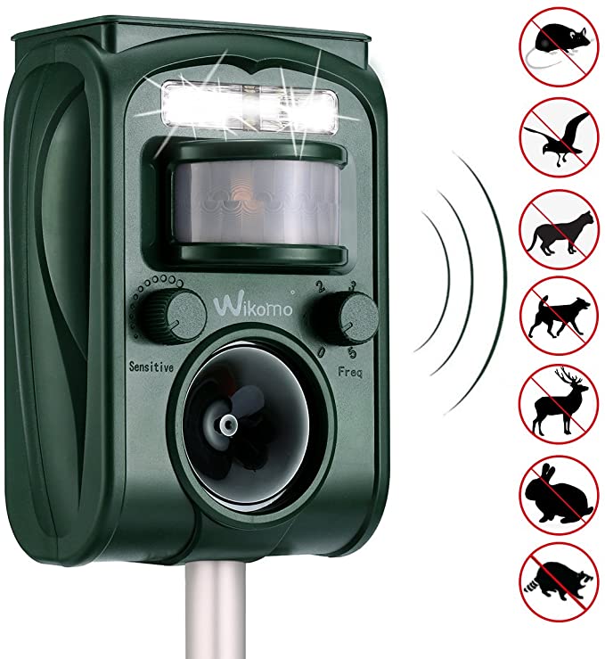 Wikomo Ultrasonic Animal Repeller, Solar Powered Waterproof Outdoor with Ultrasonic Sound, Motion PIR Sensor and Flashing Light for Cats, Dogs, Squirrels, Moles, Rats