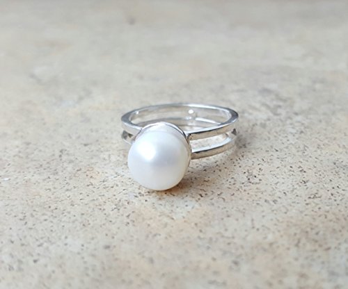 Freshwater Pearl ring in Sterling Silver
