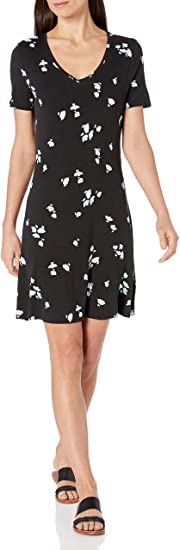 Amazon Essentials Women's Short-Sleeve V-Neck Swing Dress