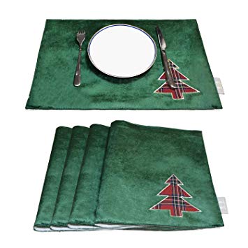 Hahadidi Placemats Set of 4 Heat-Resistant Non-Slip Place Mats with “ Christmas Tree” Kitchen Table Mats Stain Resistant,Green,13x19 Inch（33x48cm）