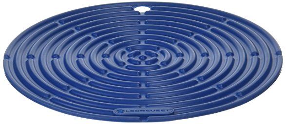 Le Creuset Silicone 8" Round Cool Tool, Marseille