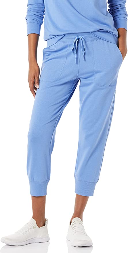 Amazon Essentials Women's Relaxed-Fit Studio Terry Capri Jogger Pant