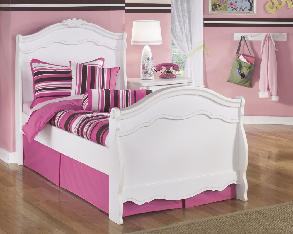 Twin Size Bed with Sleigh Headboard in White Finish