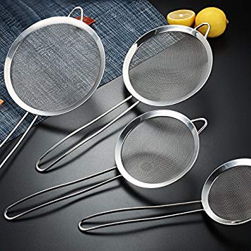 KURTZY 4 Pcs Strainer Set - Stainless Steel Strainer Mesh Kitchen Sieve Set in 20, 14, 10 and 7cm with Handle & Hanging Hooks - Fine Mesh Strainers Ideal for Baking, Flour, Rice, Quinoa, Tea ,Fruit, Cooking Preparation