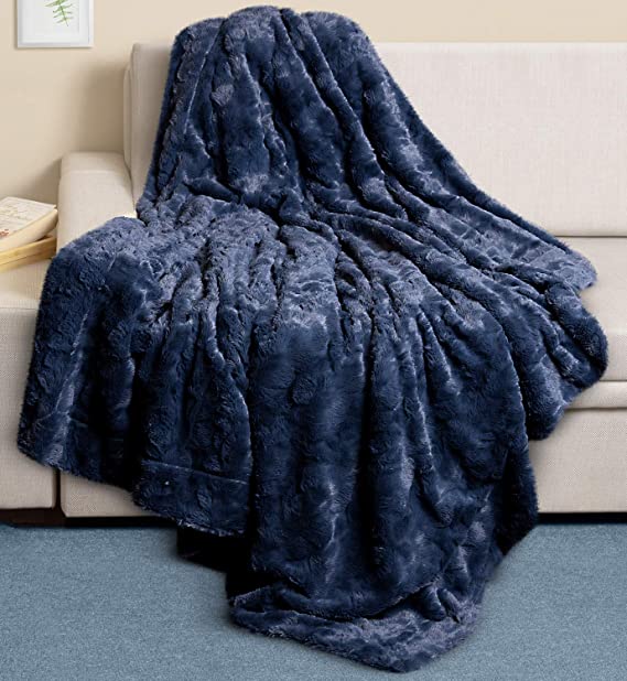 Everlasting Comfort Luxury Faux Fur Throw Blanket - Ultra Soft and Fluffy - Plush Throw Blankets for Couch Bed and Living Room - Fall Winter and Spring - 50x65 (Full Size) Navy Blue