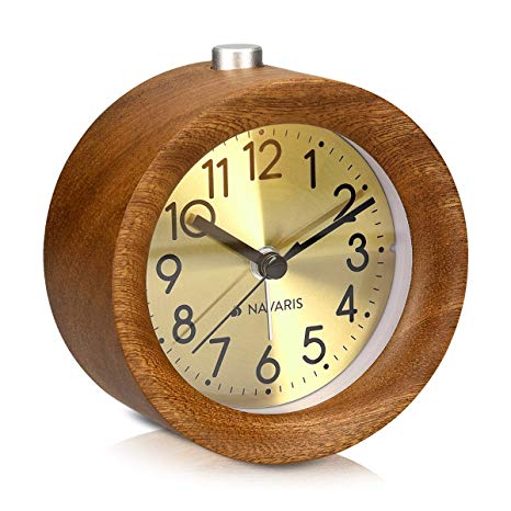 Navaris Analogue Wooden Alarm Clock - Retro Table Clock with Round Design, Snooze Function, Alarm and Gold Face Light - Natural Wood in Dark Brown