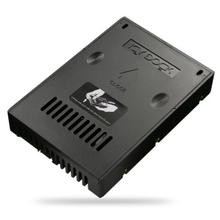 ICY DOCK EZConvert MB882SP-1S-2B Light Weight 2.5" to 3.5" SAS / SATA (22pin) HDD & SSD Converter / Mounting Kit - Ver.2