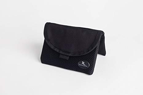 The Running Buddy pouch - Black. Attachable, Water resistant, Magnetic