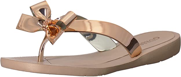 GUESS Women's TUTU9 Flat Sandal