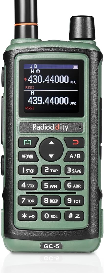 Radioddity GC-5 Radios Bidirectionnelles Double Bande, Talkie Walkie Portable Longue Portée 144-146/430-440 MHz, Radio Licence requise avec Batterie 1800 mAh, 999 canaux, DTMF, VOX, pour Adultes