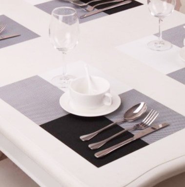 KLOUD City ® 2 pcs Black & White Grid Pattern Chromatic PVC Weave Heat Insulation Anti-skidding Dining Room Placemat Table Mat