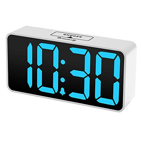 DreamSky Small Digital Alarm Clock with USB Charging Port, Large Clear Display, Loud Alarm, Adjustable Volume& Brightness, Snooze, 12/24Hr, Simple Alarm Clock for Bedroom, Mains Powered (White-Blue)