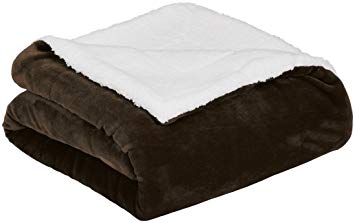 AmazonBasics Micromink Sherpa Blanket - Super-Soft, Wrinkle-Resistant - Full/Queen, Chocolate