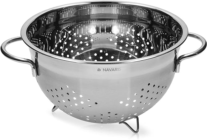 Navaris Colador de Cocina de Acero Inoxidable - Escurridor metálico para Pasta Lavar Verduras Lechuga - Cuenco Estable para escurrir con Asas y Patas