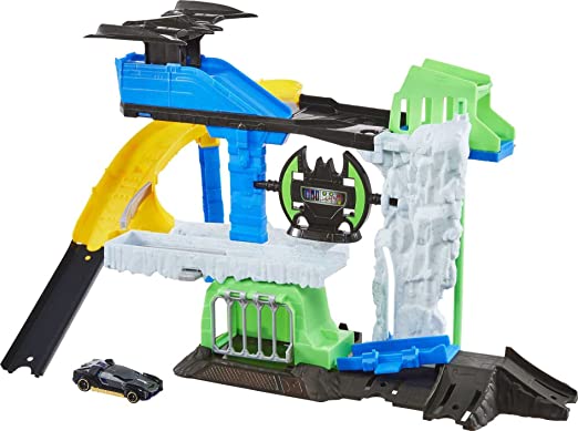 Hot Wheels DC Batcave Playset with Batman Character Car, Storage, Replica of the Batcave from the Batman Movie, Gift for Kids 4 to 8 Years Old & Fans of Batman [Amazon Exclusive]