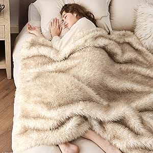 Bedsure Faux Fur Blanket, Brown Soft and Fluffy Blanket, Fuzzy Cozy Plush Twin Blanket for Couch, Sofa and Bed, Thick and Warm Blanket, Luxury Decorative Blanket 60x80 inches