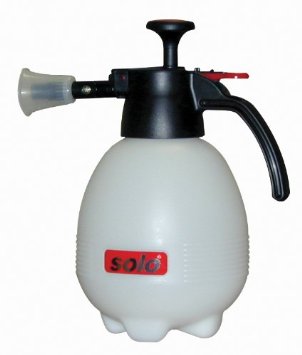 Solo 418-2L 2-Liter One-Hand Pressure Sprayer